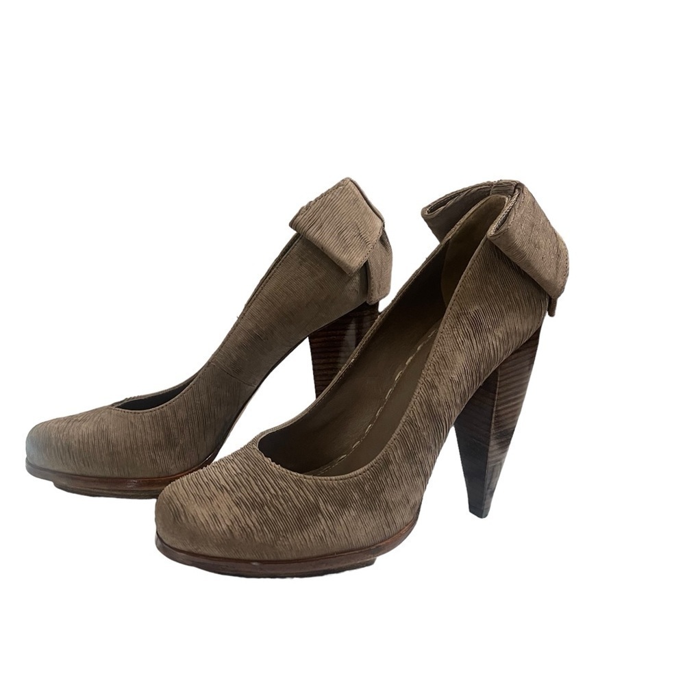 Alice + Olivia Bow Suede Pump Wooden Heel Size 38 Brown